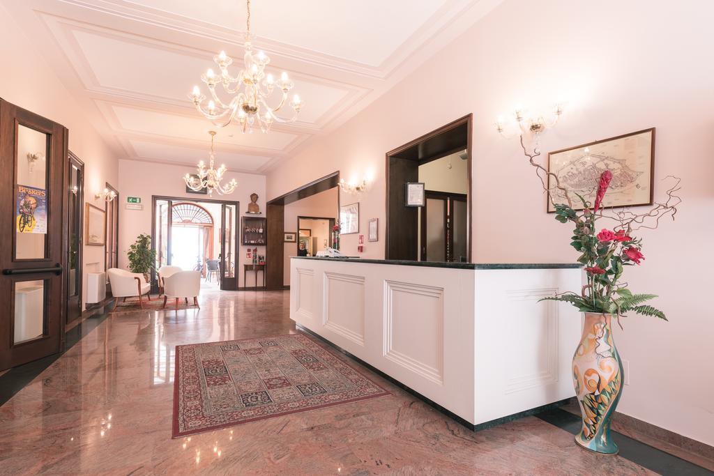 Hotel Europa Ferrara Esterno foto