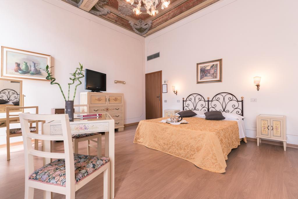 Hotel Europa Ferrara Esterno foto