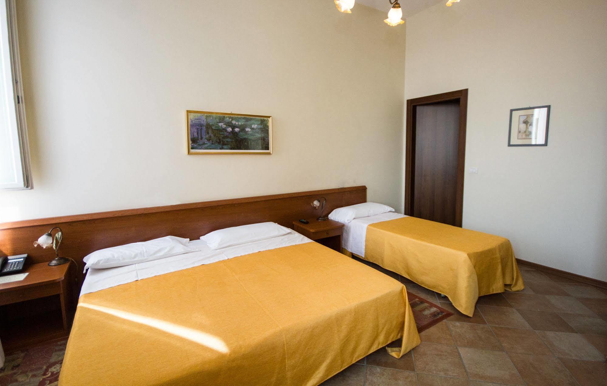 Hotel Europa Ferrara Esterno foto