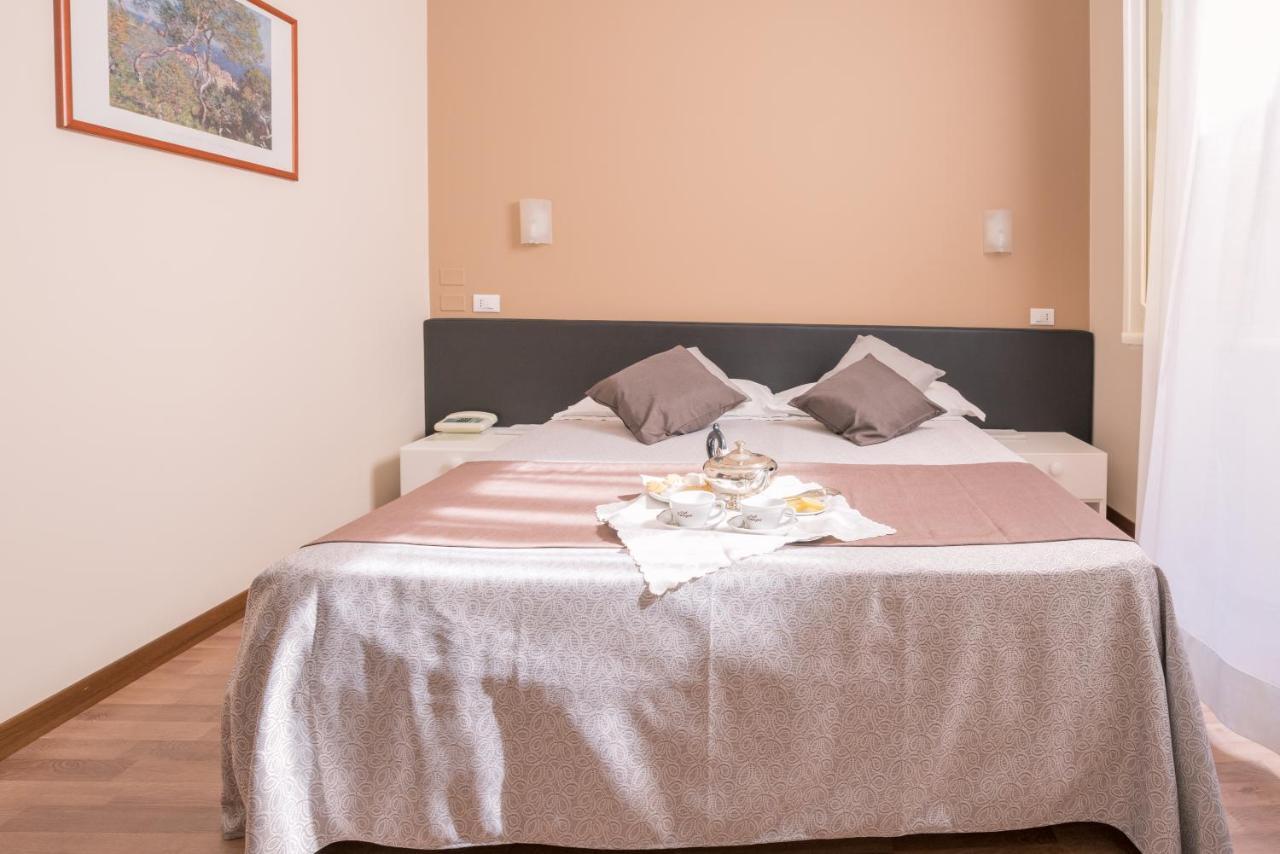 Hotel Europa Ferrara Esterno foto